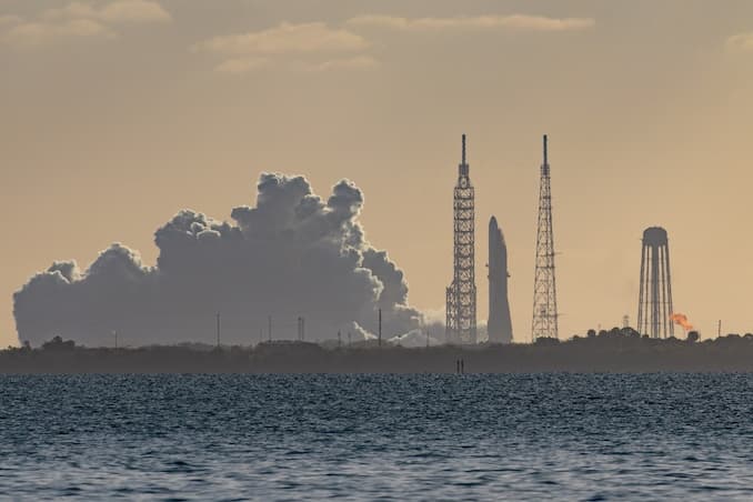 Blue Origin tests refurbished New Glenn booster ahead of possible Sunday launch
