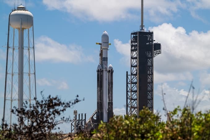 SpaceX Prepares Second Falcon Heavy Attempt for ViaSat-3 Finale After Weather Scrub