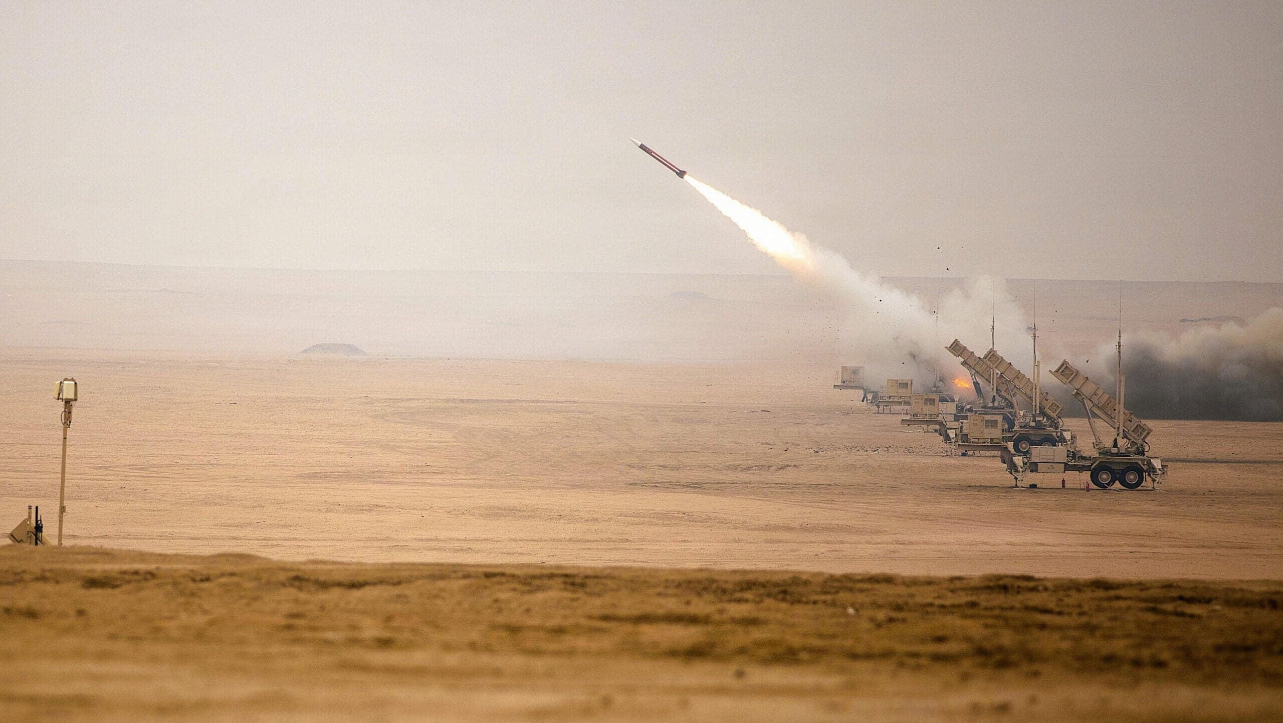 Raytheon secures $3.7B deal with Ukraine for German-funded Patriot interceptors - Breaking Defense