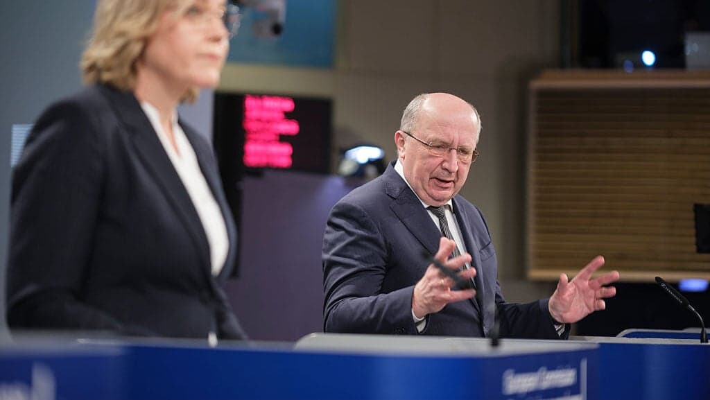 Ukraine attacks on oil and gas to be 'painful' for Russian economy: Official - Breaking Defense