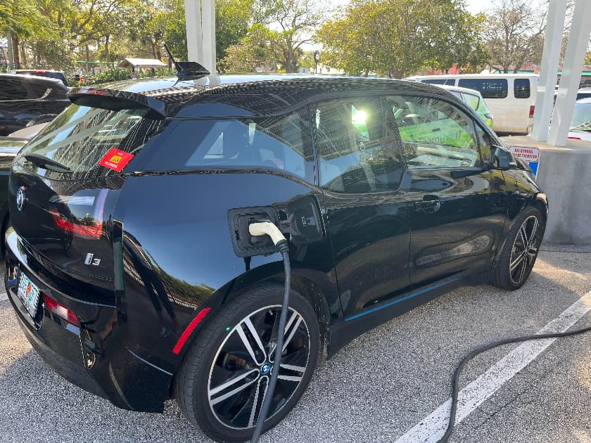 72 New EV Fast Chargers Now Operating In Or Coming To Illinois - CleanTechnica