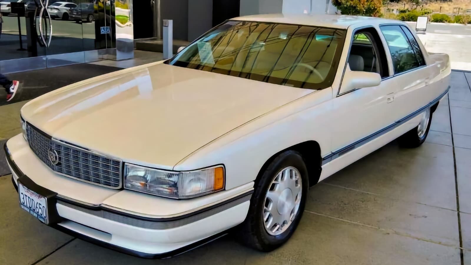 At $6,990, Would You Unleash Your Inner Cruella In This 1996 Cadillac DeVille? - Jalopnik