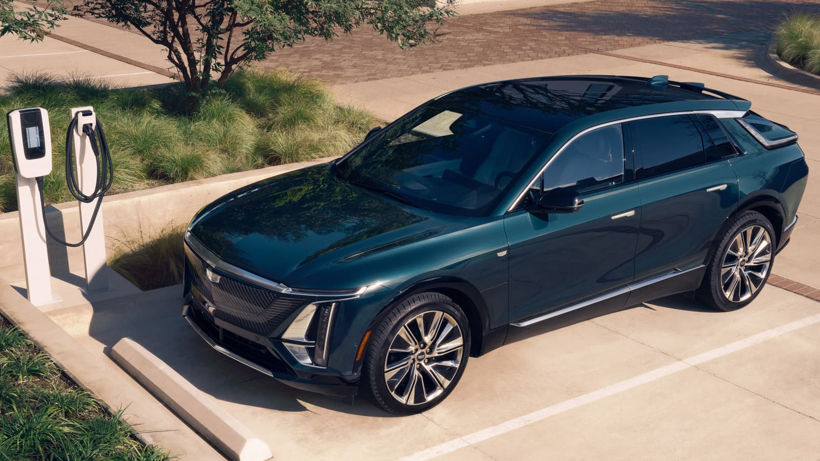 Dead Cadillac Lyriq EV Leaves Baby Locked In Car - Jalopnik